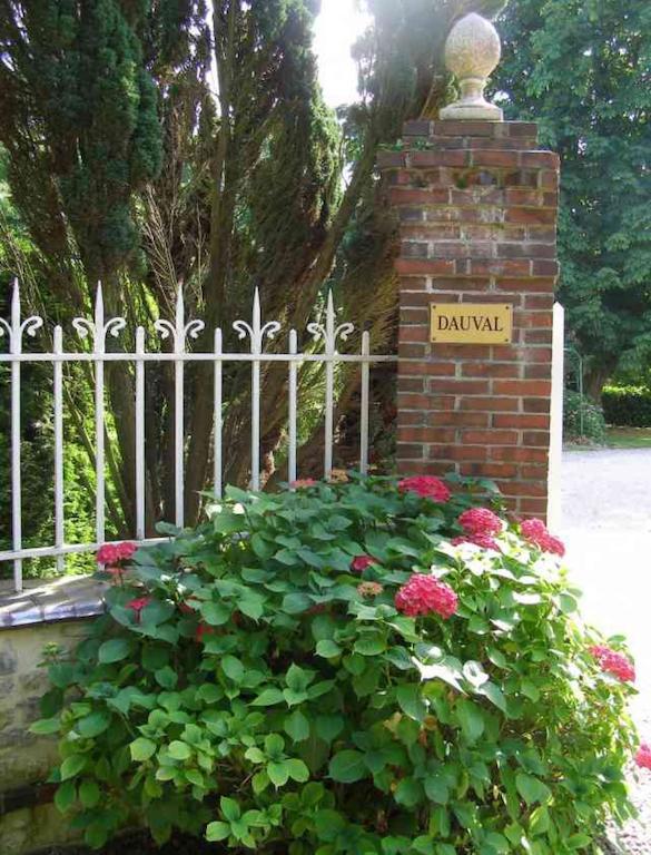 Ferme De Dauval Bed & Breakfast Mandeville-en-Bessin Exterior photo